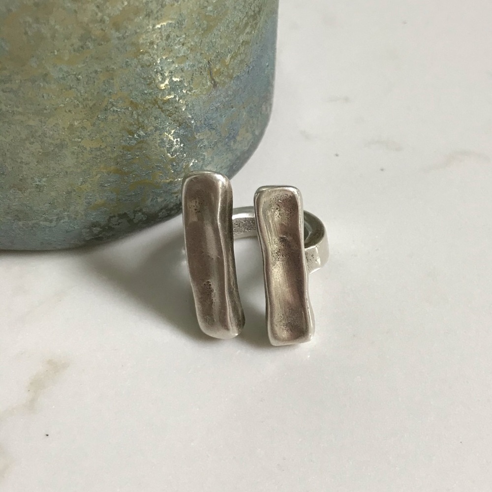UNO De 50 Asymmetrical Silver Bar Ring